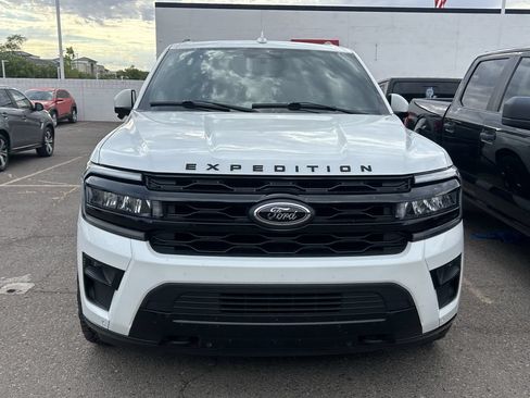 Used 2023 Ford Expedition Max Limited AWD/4WD image 3
