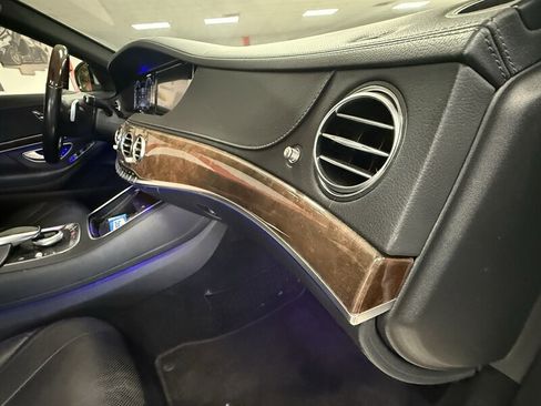Used 2016 Mercedes-Benz S 550 Sedan w/ Premium Package image 17