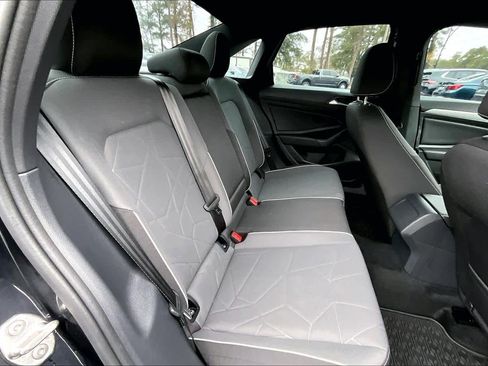 Used 2025 Volkswagen Jetta Sport image 18