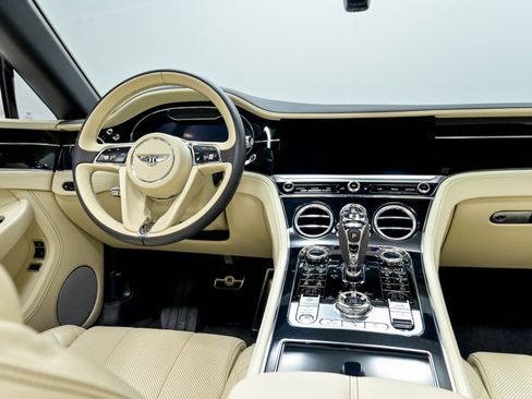 Used 2020 Bentley Continental GT AWD/4WD image 33