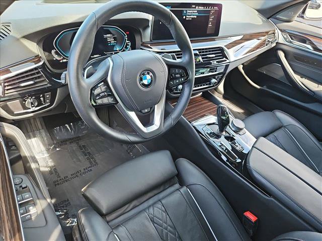 Used 2021 BMW 530e w/ Premium Package RWD image 10