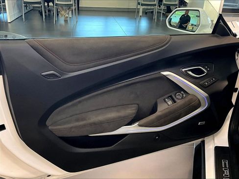 Used 2018 Chevrolet Camaro ZL1 RWD image 9