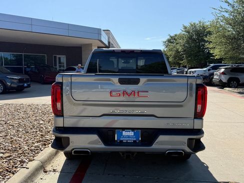 Used 2023 GMC Sierra 1500 Denali w/ Technology Package AWD/4WD image 4
