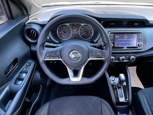 Used 2019 Nissan Kicks S FWD image 6
