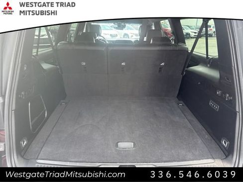 Used 2024 Jeep Wagoneer L Series II AWD/4WD image 12