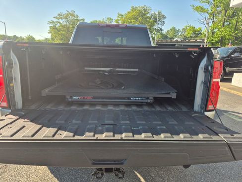 Used 2025 Chevrolet Silverado 2500 ZR2 w/ Technology Package AWD/4WD image 12