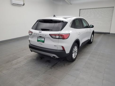 Used 2021 Ford Escape SE image 9
