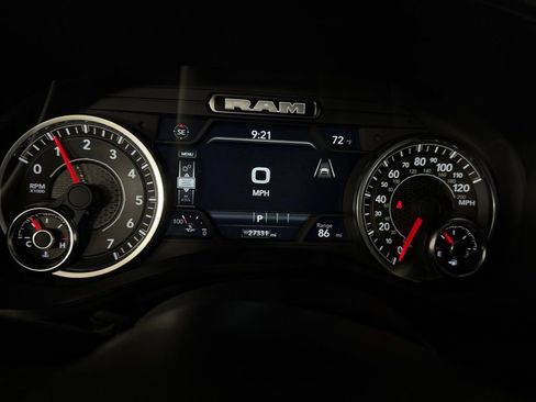 Used 2025 RAM 1500 Laramie AWD/4WD image 15