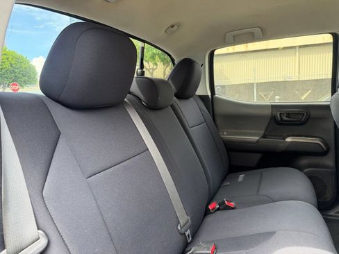 Used 2016 Toyota Tacoma SR5 AWD/4WD image 15