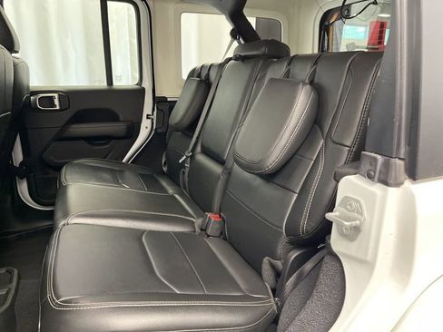 Used 2023 Jeep Wrangler Unlimited Sahara image 25