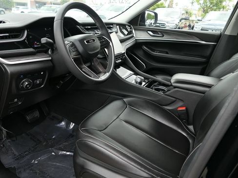 Used 2023 Jeep Grand Cherokee 4WD 4xe image 10