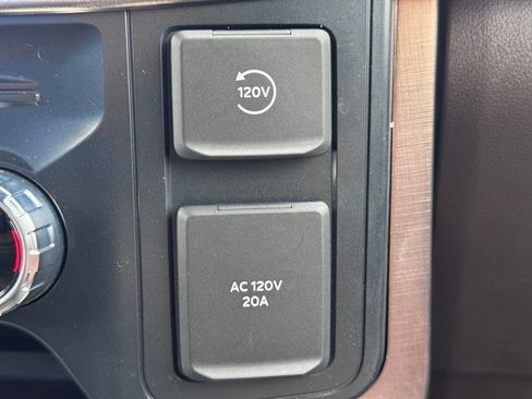 Used 2025 Ford F150 King Ranch w/ FX4 Off-Road Package AWD/4WD image 38