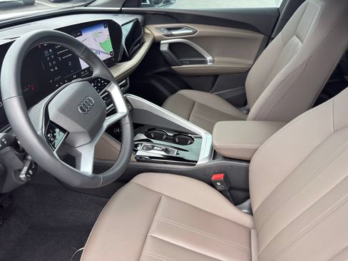 Certified 2025 Audi Q5 Premium AWD/4WD image 12