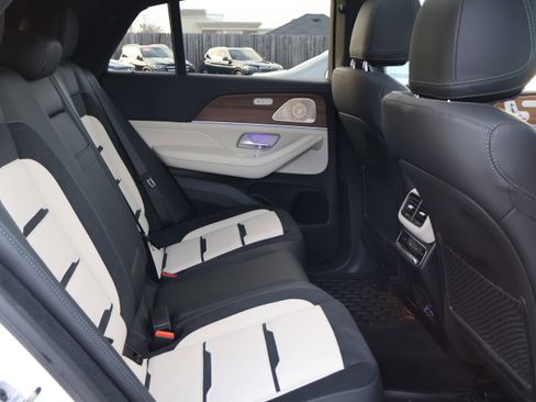 Certified 2025 Mercedes-Benz GLE 63 AMG S image 27