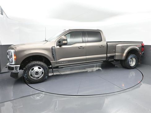 Used 2023 Ford F350 Lariat w/ Lariat Ultimate Package AWD/4WD image 29