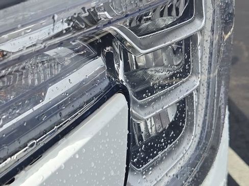 Used 2023 GMC Terrain SLE FWD image 34