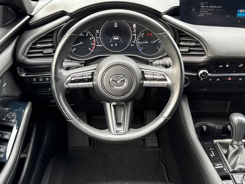 Used 2021 MAZDA MAZDA3 Hatchback w/Premium Plus Pkg image 14