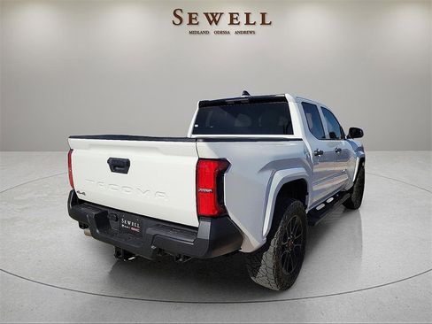Used 2025 Toyota Tacoma SR image 5