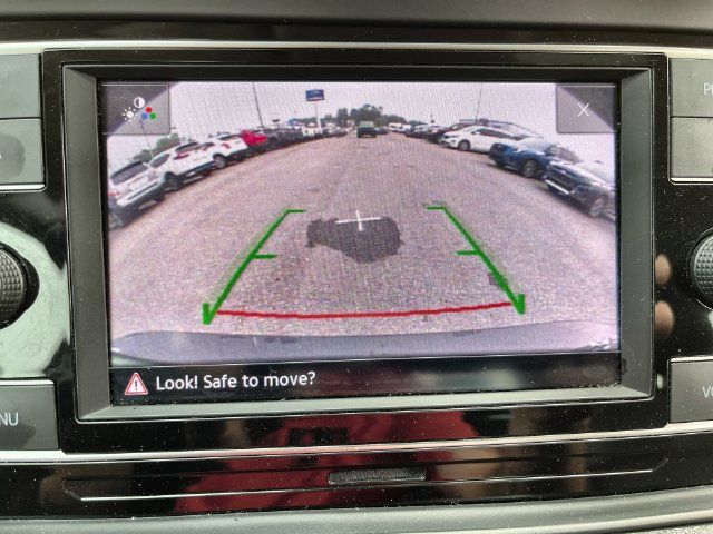 Used 2024 Volkswagen Jetta SE FWD image 25