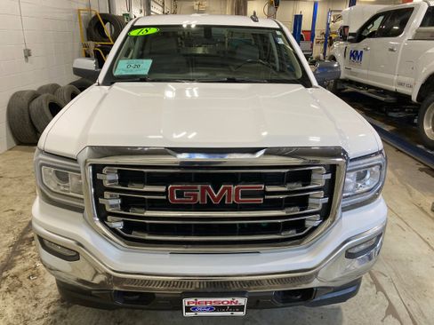 Used 2018 GMC Sierra 1500 SLT w/ SLT Premium Package image 2