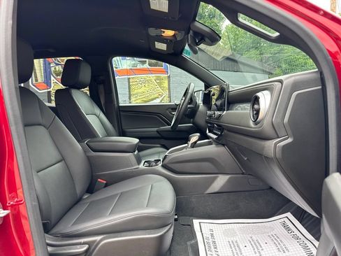 Used 2024 Chevrolet Colorado LT w/ LT Convenience Package III AWD/4WD image 11