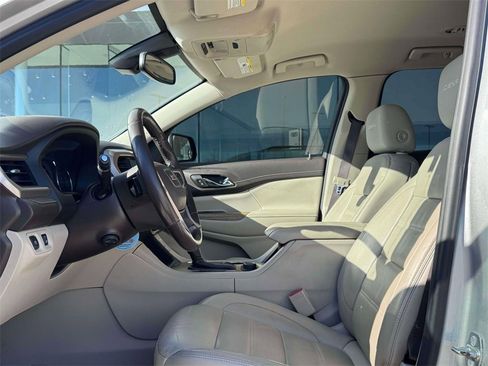 Used 2019 GMC Acadia Denali image 7