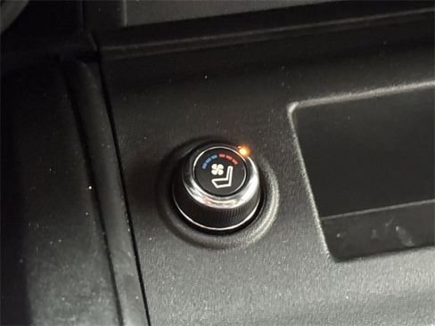 Used 2021 Nissan Titan PRO-4X w/ Pro-4x Convenience Package image 21