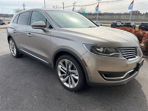 Used 2018 Lincoln MKX Reserve w/ Driver Assistance Package image 3