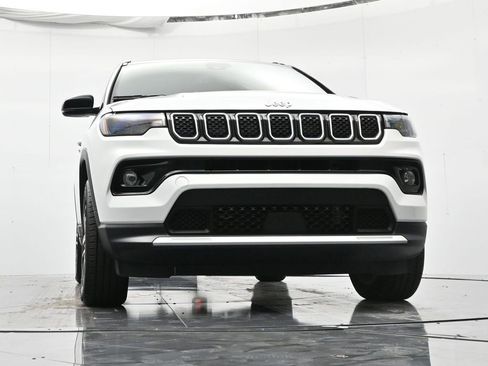 Used 2024 Jeep Compass Limited image 32