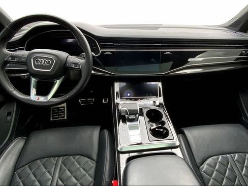 Used 2023 Audi SQ7 Premium Plus w/ Executive Package AWD/4WD image 15