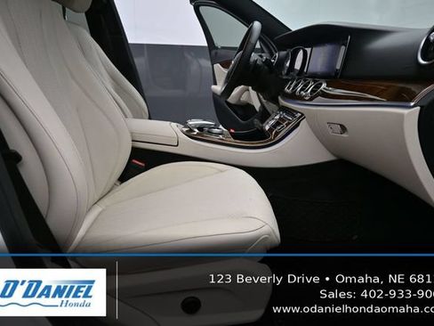 Used 2019 Mercedes-Benz E 300 4MATIC image 39
