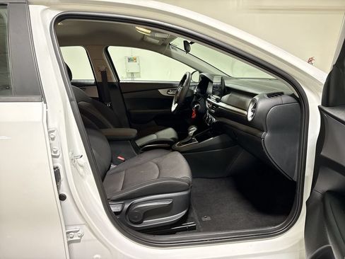Used 2024 Kia Forte LXS FWD image 21