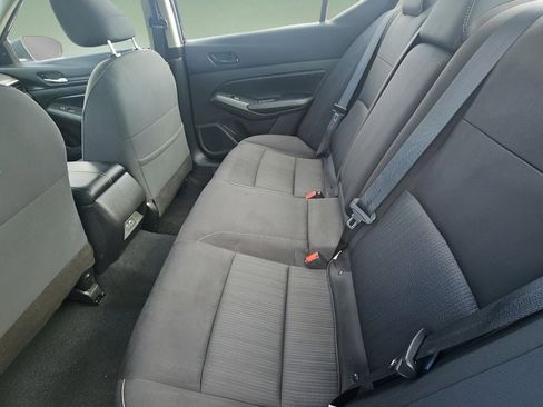 Used 2024 Nissan Altima 2.5 SV image 11