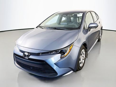 Used 2025 Toyota Corolla LE image 4