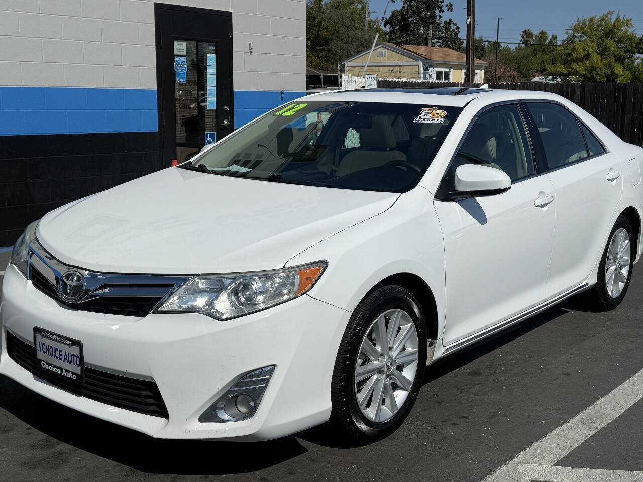 Used 2012 Toyota Camry XLE FWD image 3