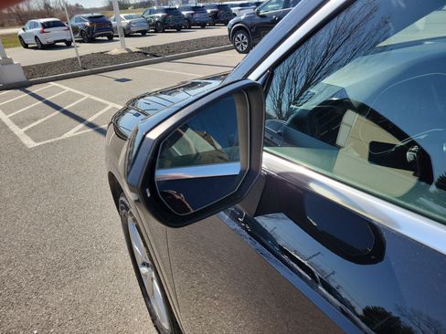 Used 2022 Audi Q3 2.0T Premium w/ Convenience Package AWD/4WD image 13