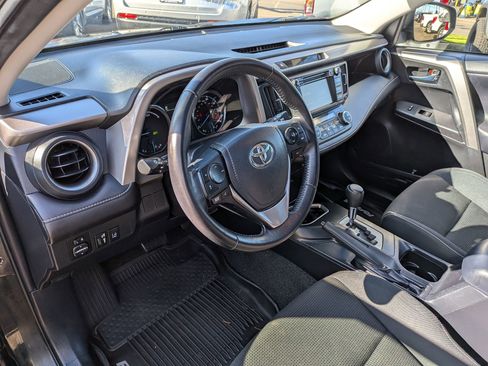 Used 2017 Toyota RAV4 XLE image 12