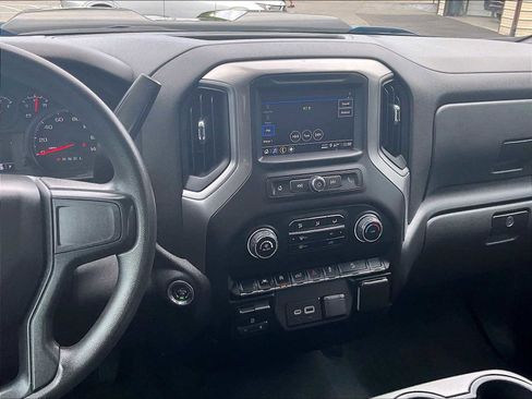 Used 2024 Chevrolet Silverado 1500 Custom Trail Boss w/ LPO, Dark Essentials Package AWD/4WD image 9