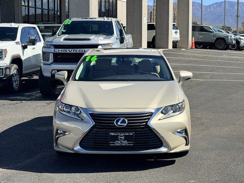 Used 2016 Lexus ES 350 w/ Premium Package w/Wood Trim image 28