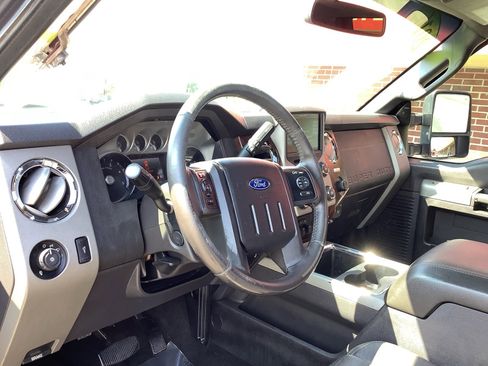 Used 2016 Ford F250 Lariat w/ Lariat Ultimate Package image 14