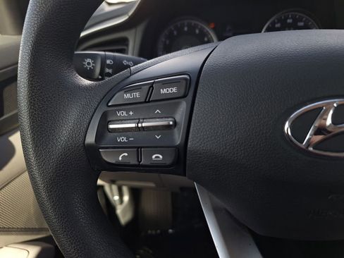 Used 2019 Hyundai Elantra SE image 14