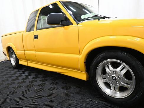 Used 2002 Chevrolet S10 Pickup LS w/ LS Preferred Equipment Group image 13
