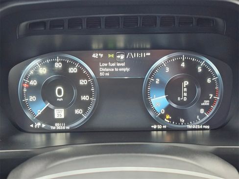 Used 2018 Volvo XC90 T5 Momentum w/ Convenience Package image 30