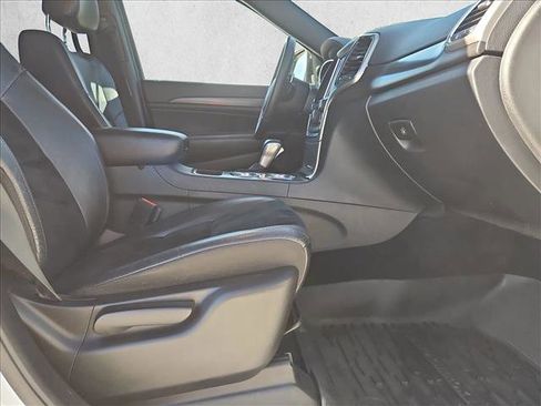 Used 2017 Jeep Grand Cherokee Altitude image 21