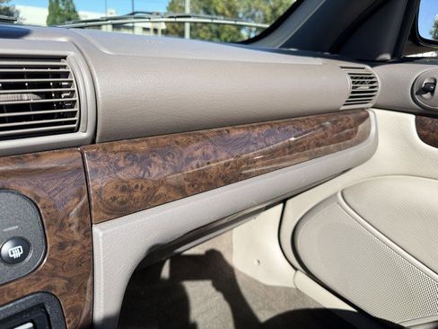 Used 2006 Chrysler Sebring Limited image 29