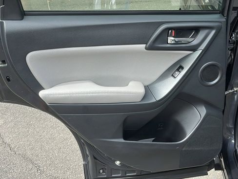 Used 2014 Subaru Forester 2.5i Touring image 21