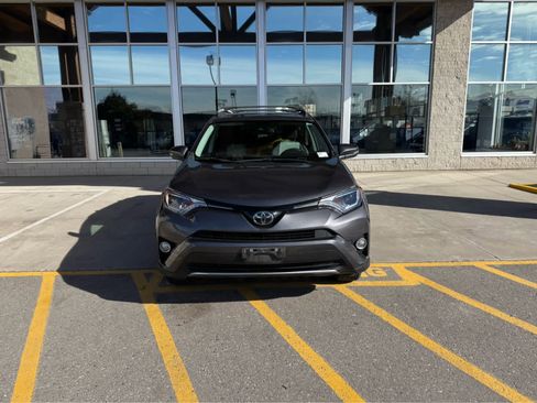 Used 2018 Toyota RAV4 XLE image 2