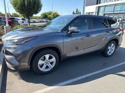 Used 2023 Toyota Highlander L