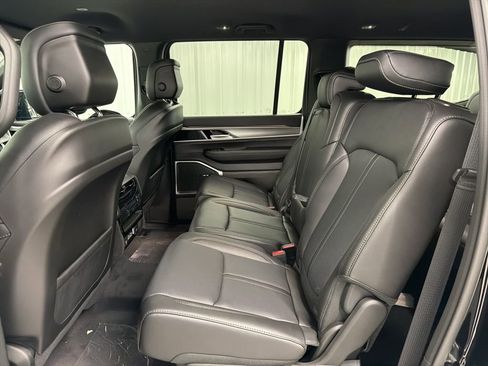 New 2025 Jeep Wagoneer Series II AWD/4WD image 12