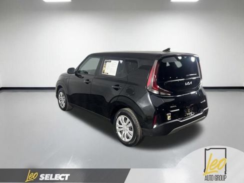 Used 2025 Kia Soul LX FWD image 7